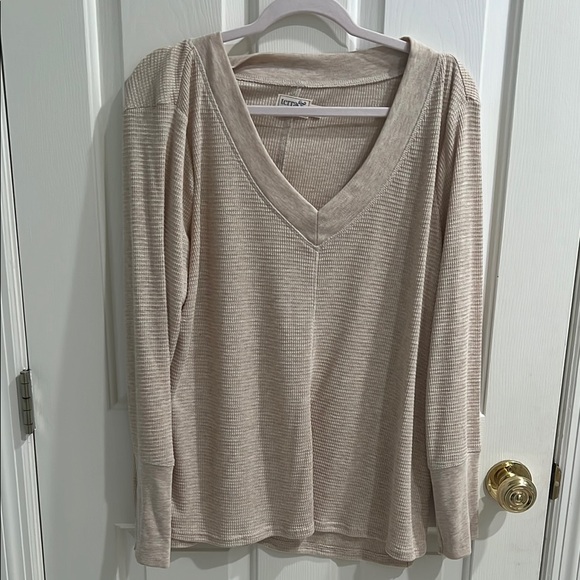 Terra & Sky Tops - Tan V-Neck Long Sleeve Top